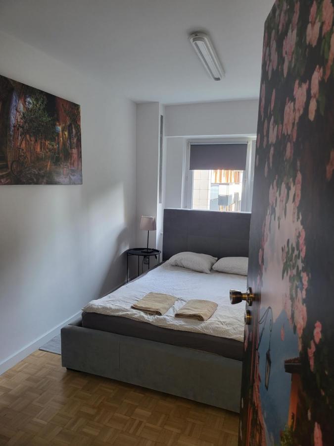 Studio Zelazna Rooms Near Old Town Варшава Екстер'єр фото